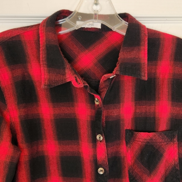 EUC Maurices Plaid Button Down - Picture 3 of 8